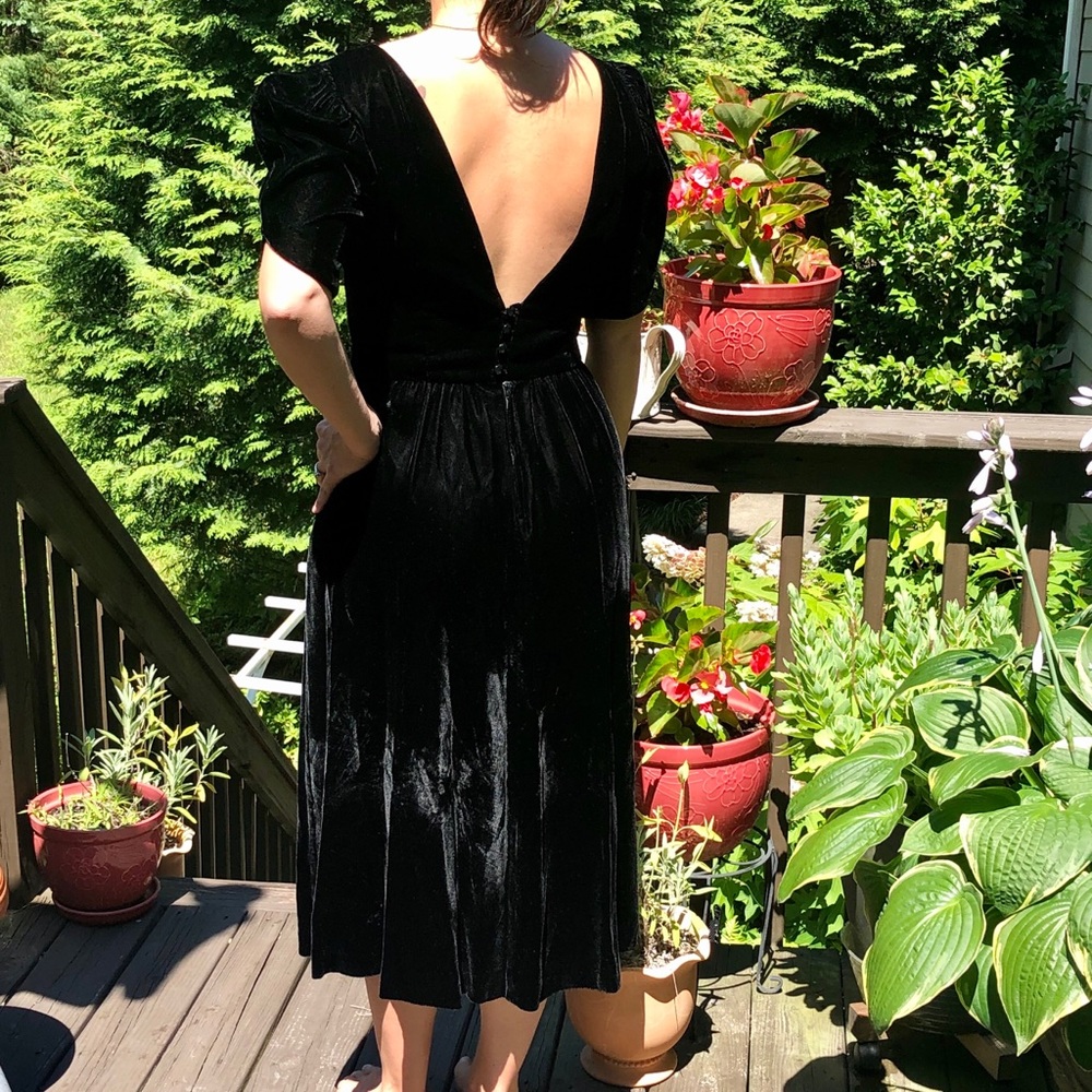 Lanz Velvet Midi Dress Low Back Mid-length Sleeves